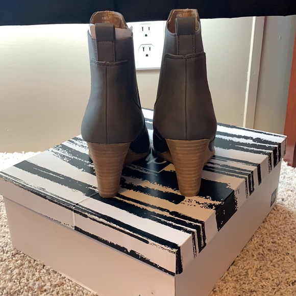 New Dolce Vita Ankle Boots - Picture 5 of 9